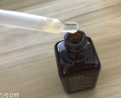 雅詩蘭黛適合油性皮膚嗎？
