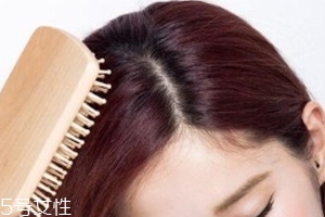 怎么讓頭發(fā)蓬松？換個方向分發(fā)線