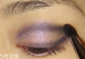紫色眼影怎么畫好看？淡紫色超有女人味