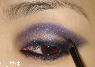 紫色眼影怎么畫好看？淡紫色超有女人味