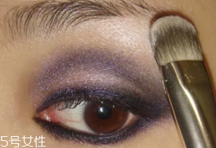 紫色眼影怎么畫好看？淡紫色超有女人味