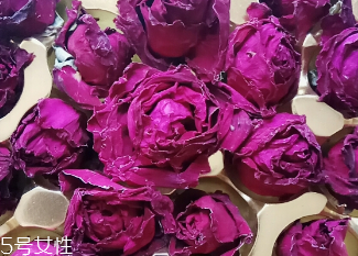 墨紅玫瑰可以天天喝嗎？玫瑰養(yǎng)顏也要適量