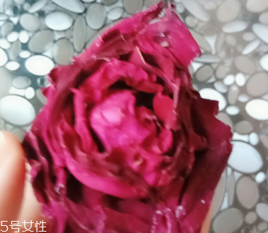 墨紅玫瑰可以天天喝嗎？玫瑰養(yǎng)顏也要適量