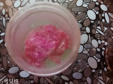 墨紅玫瑰可以天天喝嗎？玫瑰養(yǎng)顏也要適量