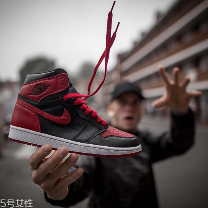 運(yùn)動(dòng)鞋鞋底滑怎么辦？增大鞋底摩擦力