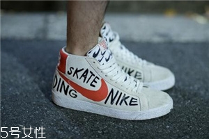 運動鞋鞋底響怎么辦？可能是進水了