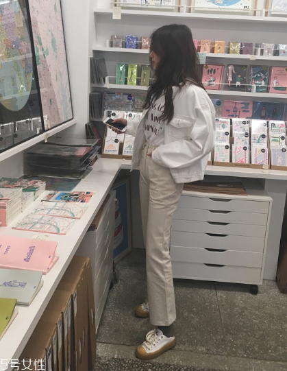 小個(gè)子穿九分褲好嗎？顯瘦顯高全靠它