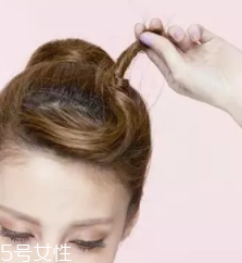 馬尾怎么扎顯臉??？馬尾位置越高越精神