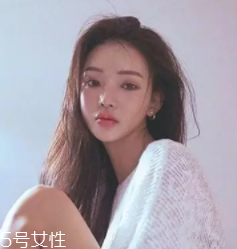 什么女孩適合不留劉海？圓臉妹子掀起劉海更適合你