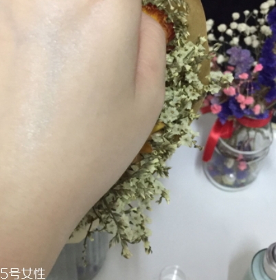 雅詩蘭黛乳液多少錢？