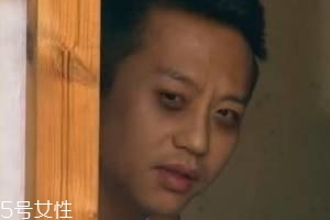 黑眼圈用什么眼霜好？多效護理型眼霜是首選