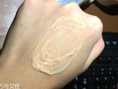 雅詩蘭黛卸妝乳怎么用？