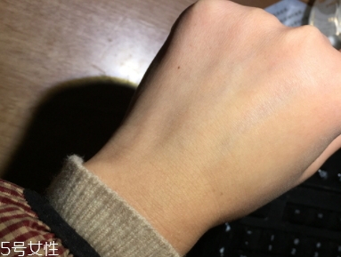 雅詩蘭黛卸妝乳怎么用？