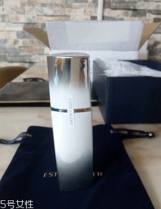 雅詩蘭黛晶透沁白精華怎么樣？一起來看看評測