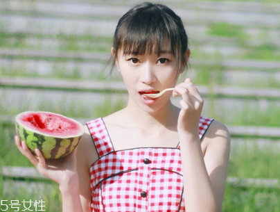 碧歐泉和倩碧還有蘭芝哪個(gè)好用？看肌膚挑選