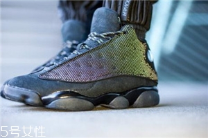 運動鞋氣墊咯吱的響怎么辦？可能是漏氣或者進水了