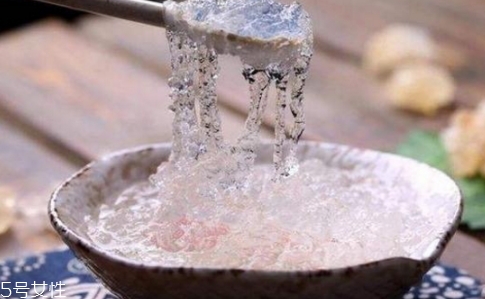 雪燕可以生吃嗎？雪燕沒煮熟可以吃嗎？