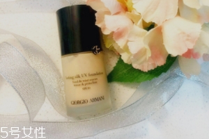 阿瑪尼粉底液脫妝嗎？4小時(shí)后要補(bǔ)妝
