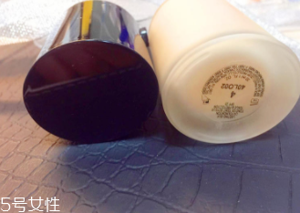 阿瑪尼粉底液脫妝嗎？4小時(shí)后要補(bǔ)妝