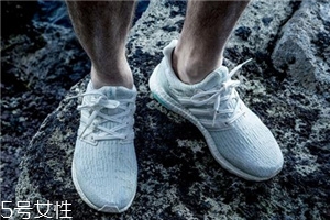 運(yùn)動(dòng)鞋夾腳怎么辦？巧妙利用濕報(bào)紙