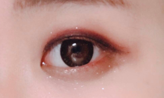 愛麗小屋十色眼影盤哪個好看？酒紅色非常好看