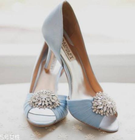 badgley mischka鞋子在哪買？美到挪不開眼的藝術(shù)品