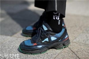 運(yùn)動(dòng)鞋能撐大嗎？可以用撐鞋器