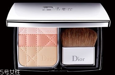 dior迪奧和香奈兒化妝品哪個好？檔次更高