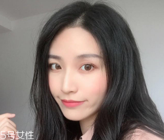 春天適合什么顏色口紅？首選活力西柚色