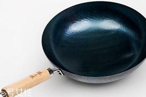 章丘鐵鍋怎么開鍋？臻三環(huán)鐵鍋開鍋教程