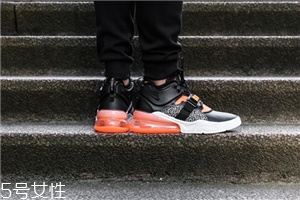運(yùn)動鞋比皮鞋大一碼還是小一碼？