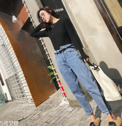 牛仔褲可以和黑色衣服一起洗嗎？