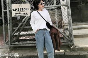 牛仔褲要翻過來洗嗎？翻過來洗可以減少褪色