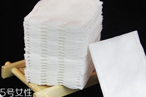 乳液要用化妝棉擦嗎？涂乳液用化妝棉效果好