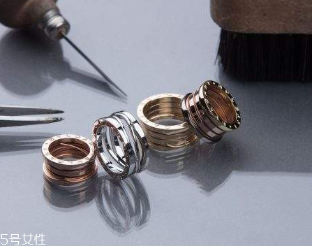 寶格麗戒指是什么材質？愛的專屬定制