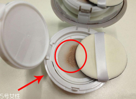氣墊卡粉浮粉怎么辦？上妝方式換一換