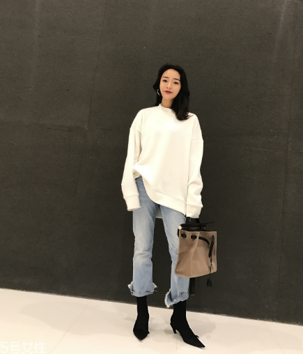 牛仔褲用什么泡不掉色？洗前先用鹽水浸泡