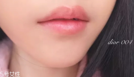 迪奧005和004哪個好看？