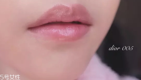 迪奧005和004哪個好看？