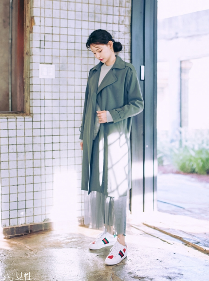 風(fēng)衣搭配什么鞋子？早春美出新高度