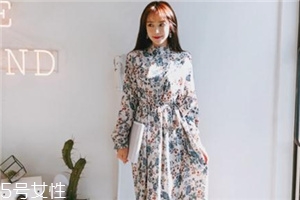 碎花連衣裙搭配什么鞋子？玩轉(zhuǎn)復(fù)古甜美