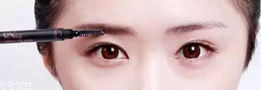 眉粉怎么選顏色好看？淺咖色不挑膚色