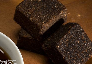 阿膠黑糖經(jīng)期可以喝嗎？最好少喝