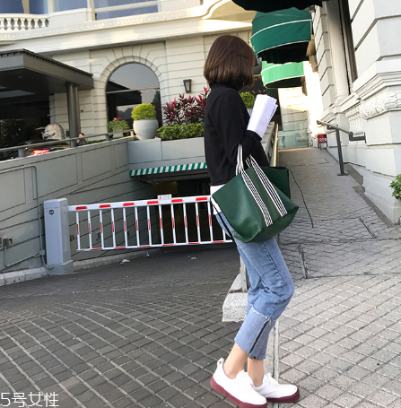 牛仔褲全棉的好嗎？牛仔褲材質(zhì)這樣挑