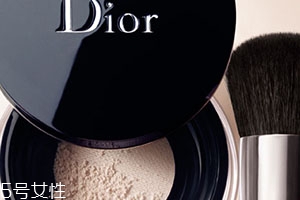 dior迪奧蜜粉哪款好用？讓妝效更持久