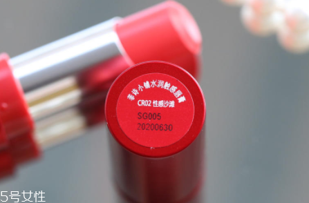 菲詩小鋪豆沙色和沙灘色哪個好看？沙灘色更成熟