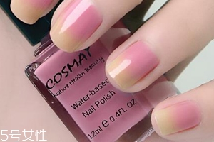 指甲油有點(diǎn)變稠了怎么辦？加入透明指甲油