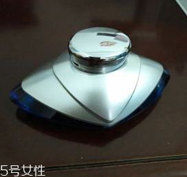 汽車香水怎么安裝？香水座需粘貼