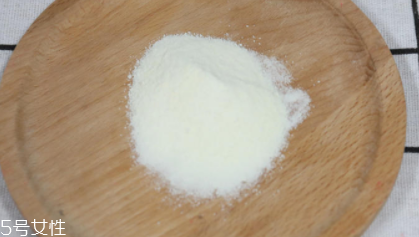 愛他美奶粉哪個(gè)版本好？白金版表現(xiàn)出色