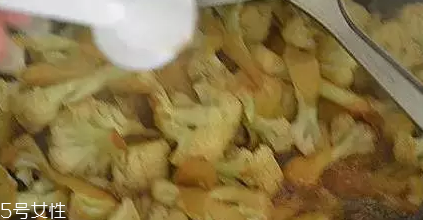 花椰菜炒肉怎么做好吃？這么做簡單又美味